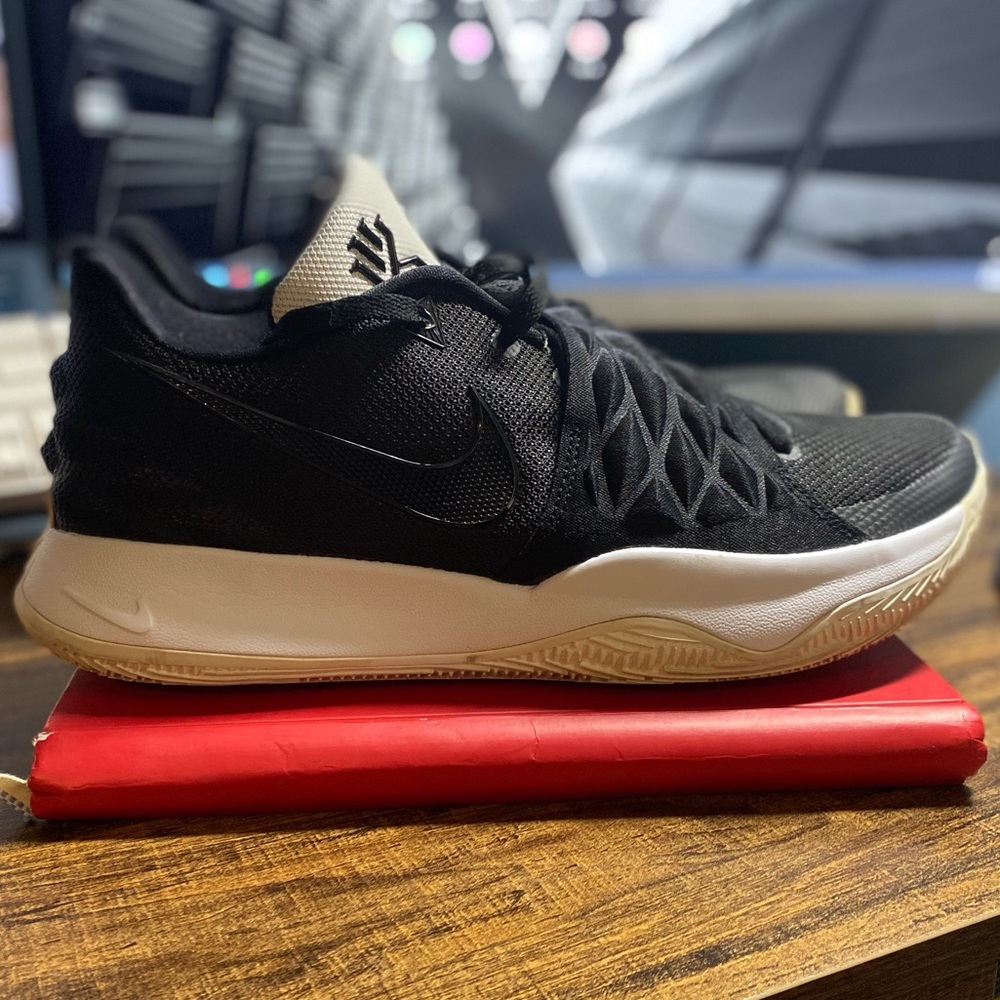 Kyrie 1 Low Nike I.D. Size 12 No Box.